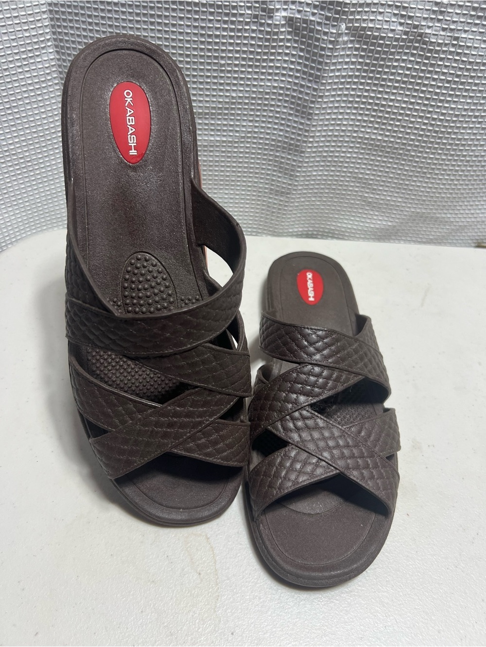 Okabashi Women’s Dark Brown Crisscross Slide Sandals